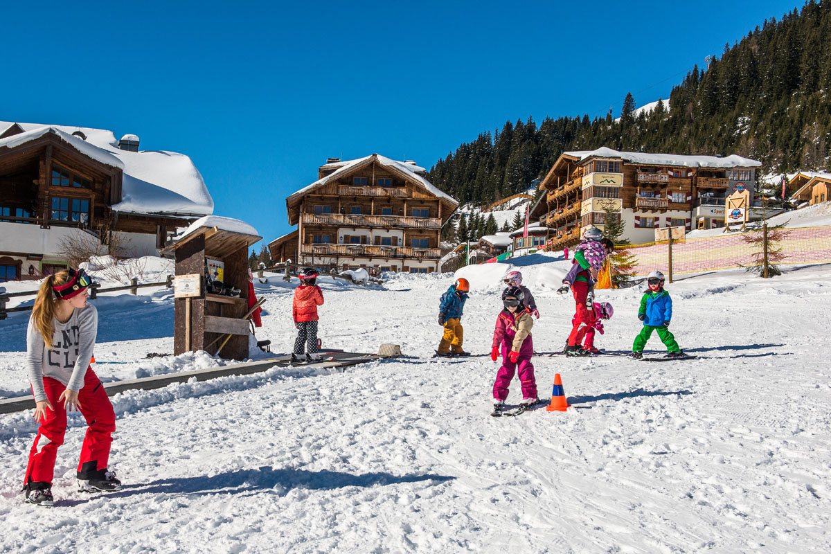 skischule koenigsleiten